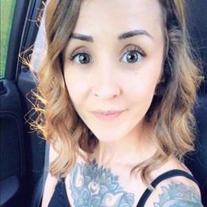 Meet your Posher, Cierra